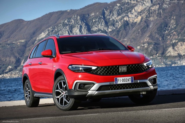 Rear view of Fiat Tipo Cross 2020