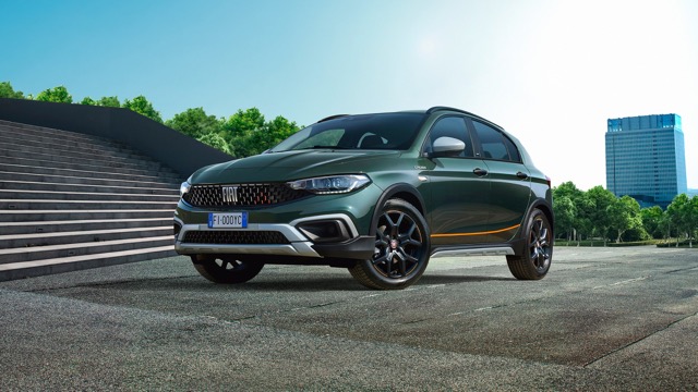 Rear view of Fiat Tipo Cross 2020