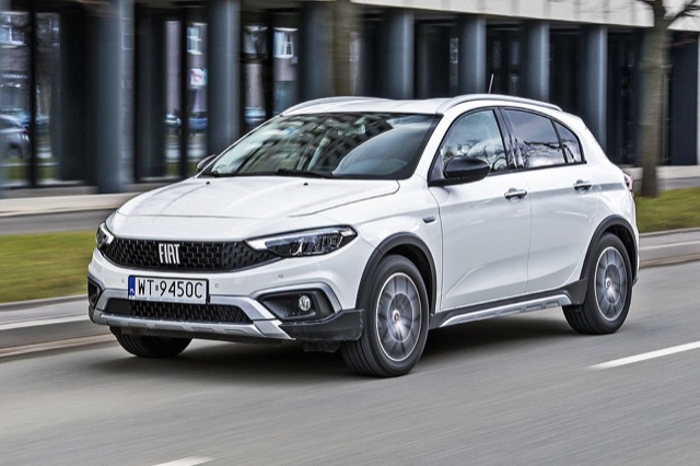 Rear view of Fiat Tipo Cross 2020