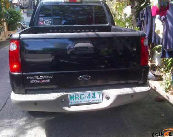 Rear view of Ford Sport Trac 2009