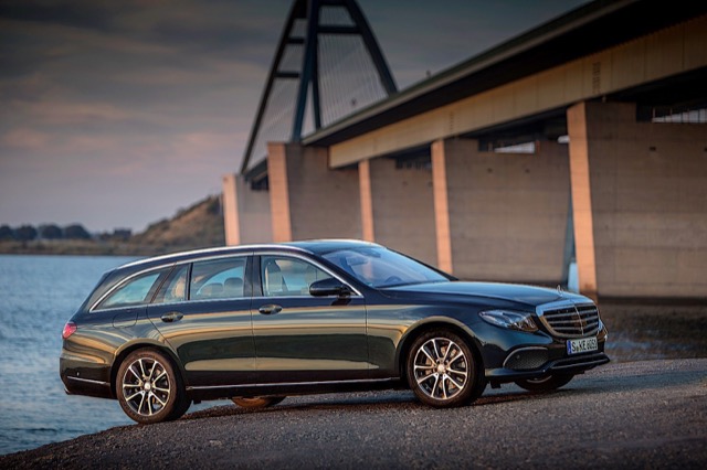 Side profile of Mercedes E-Class T-Modell (S213) wagon