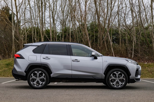 Suzuki Across 2021 SUV