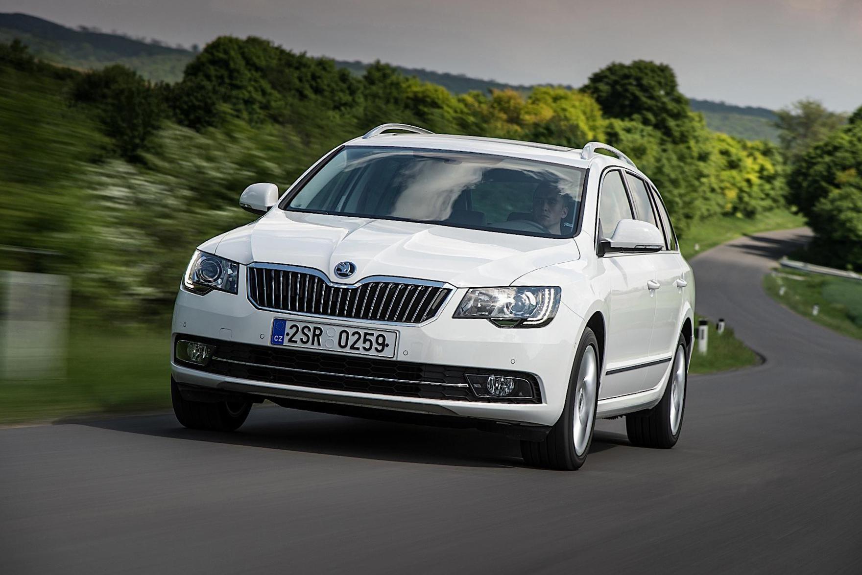 Rear view of Skoda Superb 2013