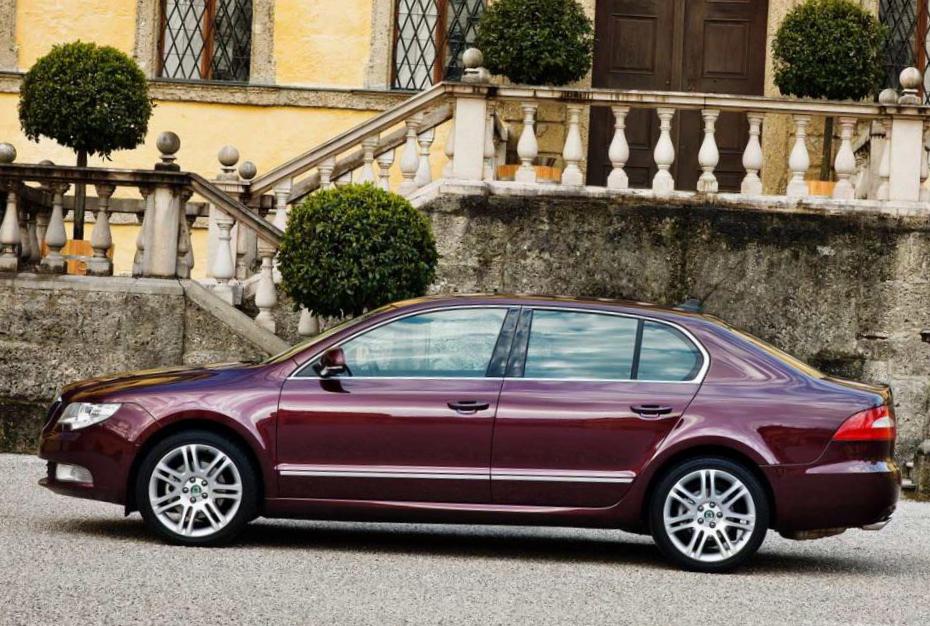 Skoda Superb 2008 photo