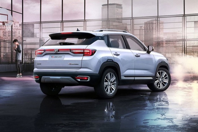 Side profile of Changan CS35 PLUS suv