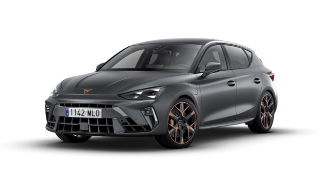 Side profile of CUPRA Leon SP wagon