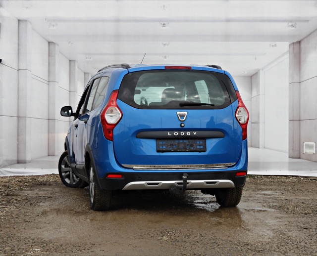 Dacia Lodgy Stepway 2015 minivan
