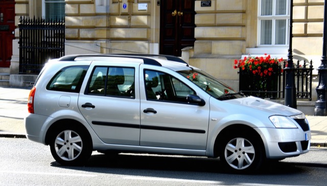 Side profile of Dacia Logan MCV wagon