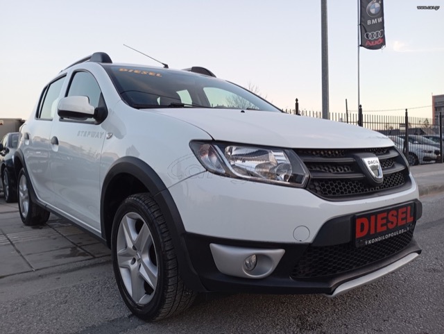 Rear view of Dacia Sandero 2016