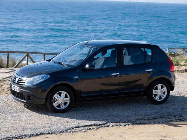 Rear view of Dacia Sandero 2008