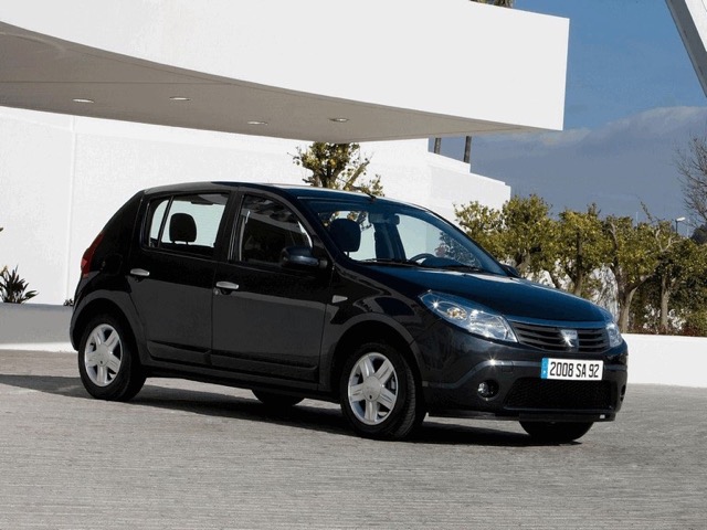Rear view of Dacia Sandero 2008