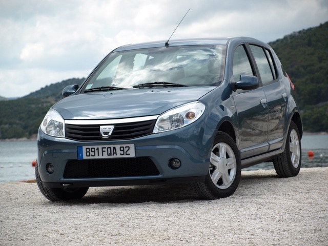 Rear view of Dacia Sandero 2008
