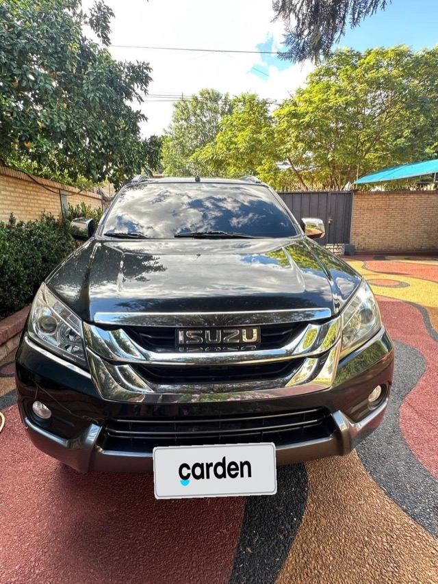 Isuzu MU-X 2017 suv