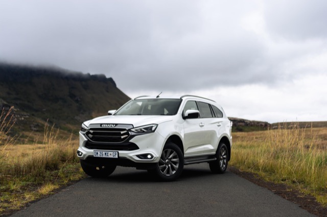 Isuzu MU-X 2017 suv