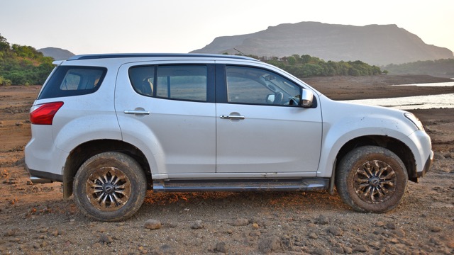 Isuzu MU-X 2017 suv