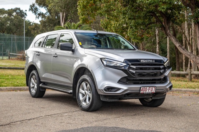 Isuzu MU-X 2017 suv