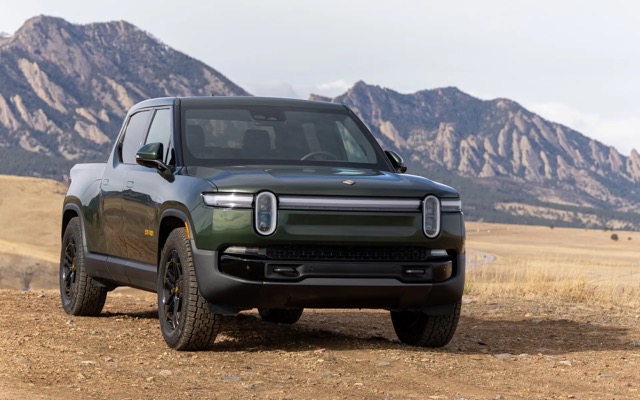Side profile of Rivian R1T pickup