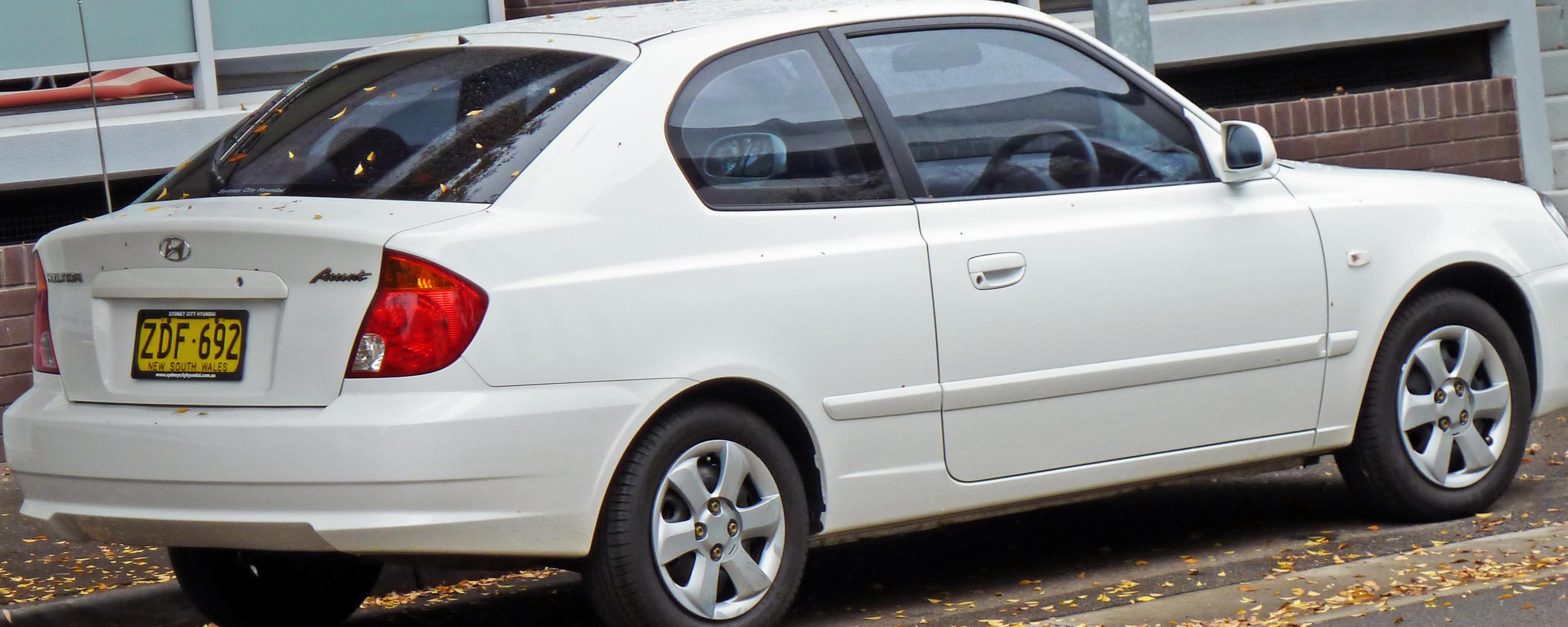 Accent Hatchback Hyundai usa 2010