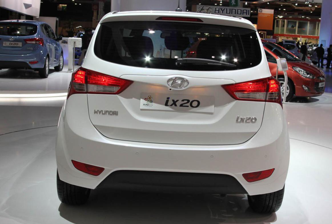 ix20 Hyundai cost 2011