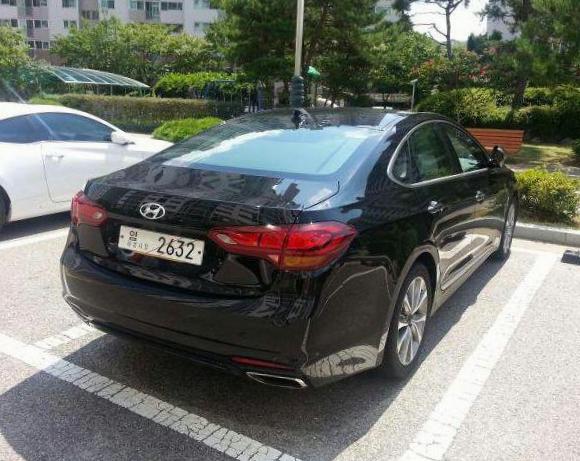 Hyundai Aslan reviews sedan