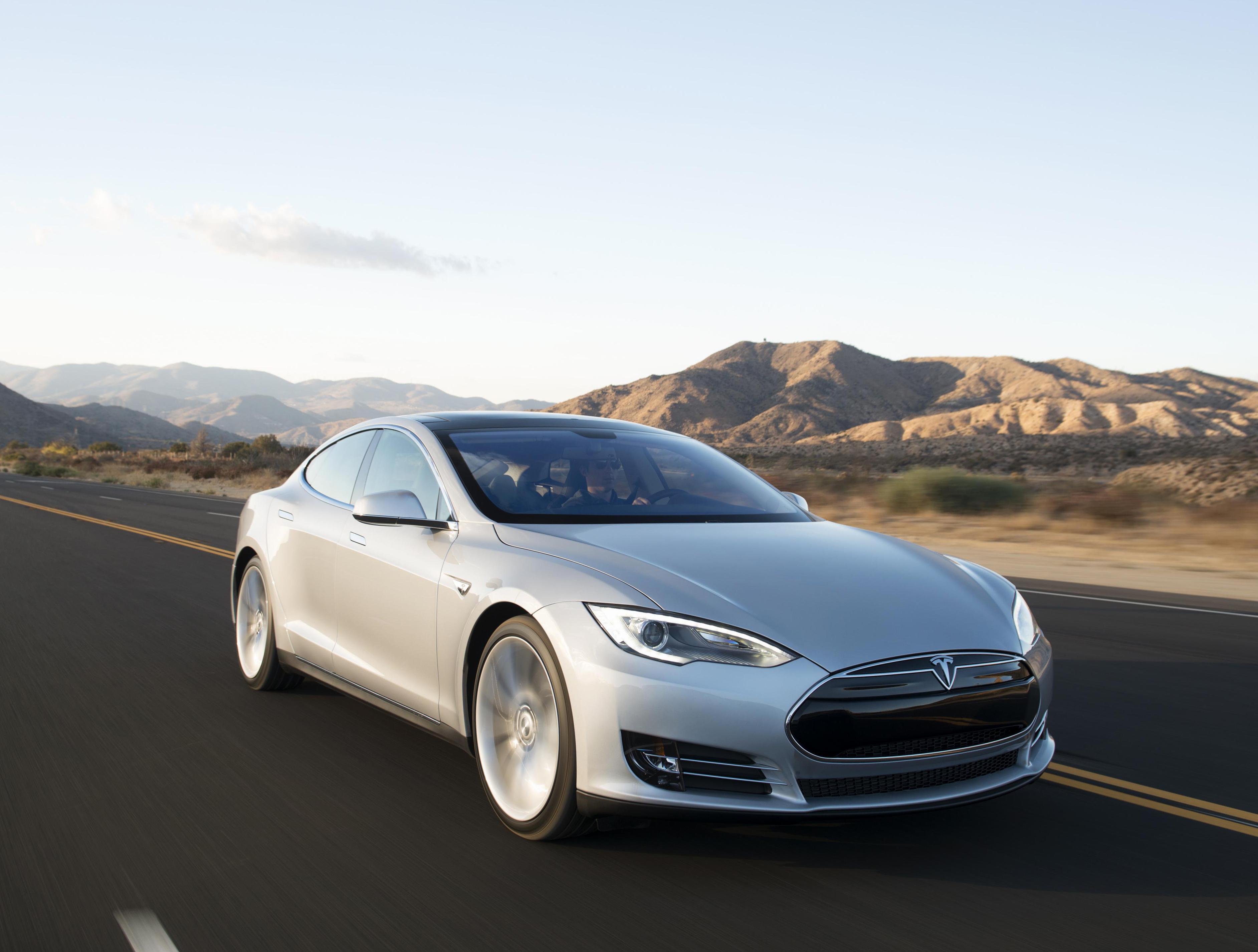 Tesla Model S specs 2015