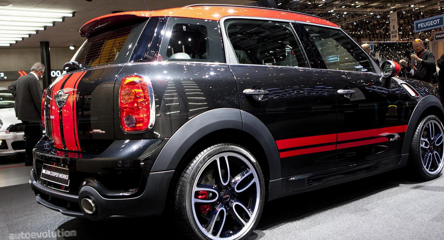 MINI John Cooper Works Countryman models 2003