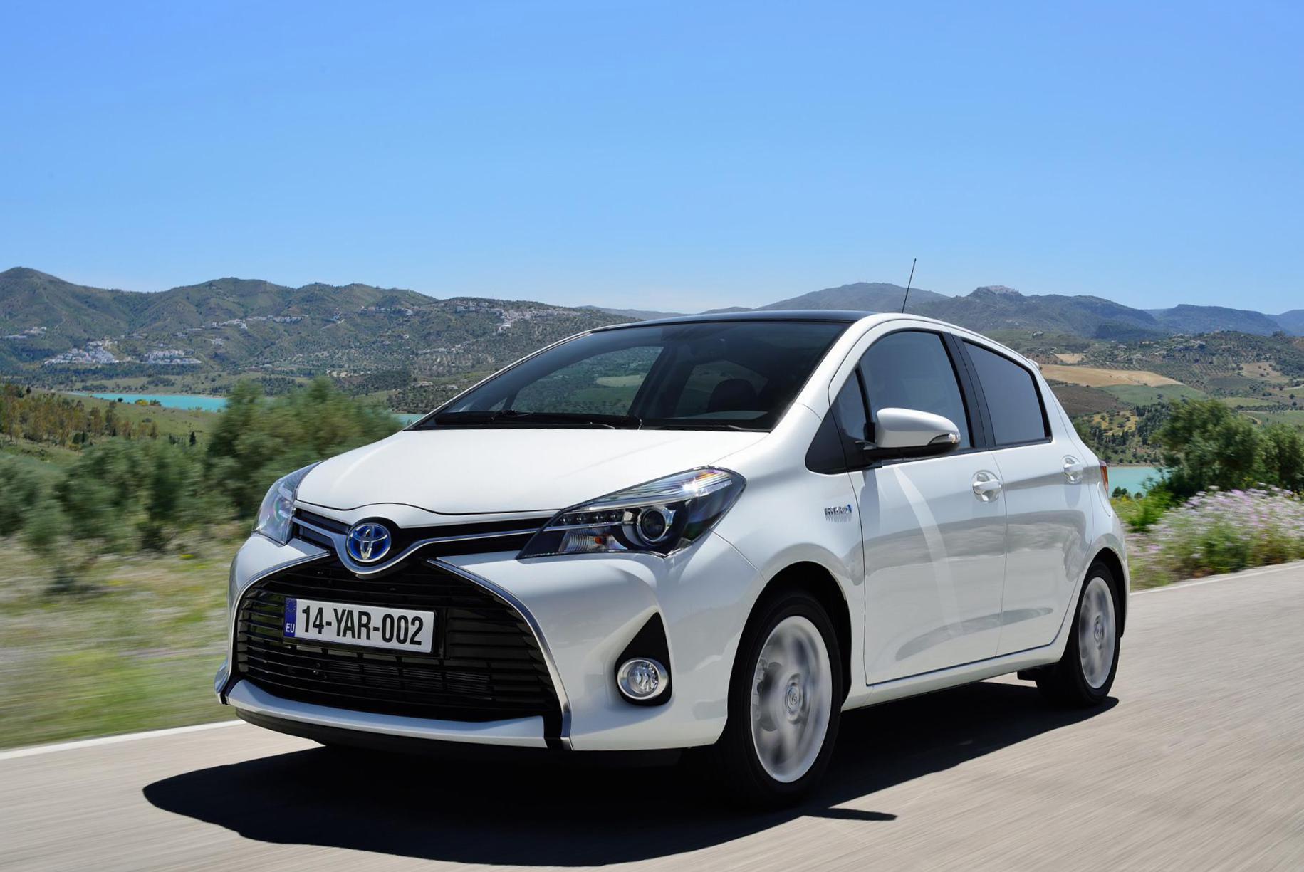 Toyota Yaris Hybrid approved 2014
