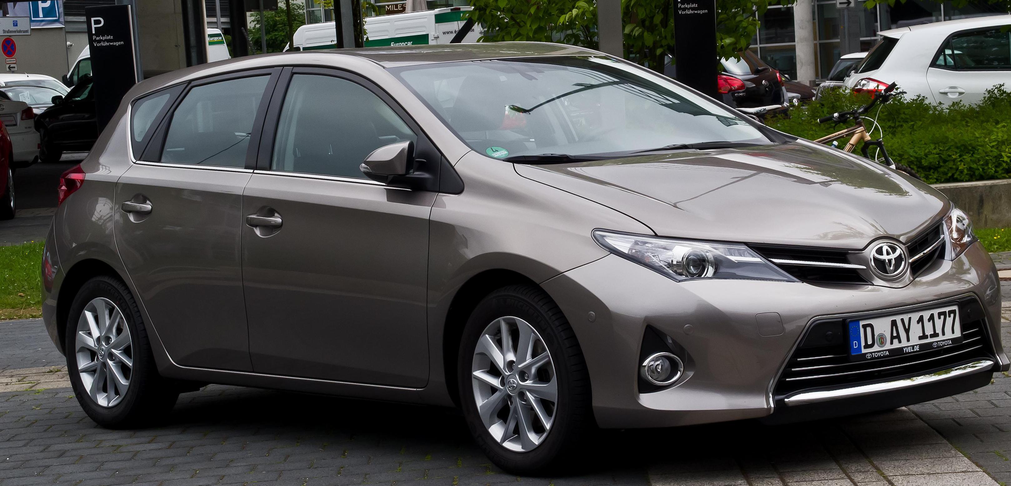Auris Toyota used hatchback