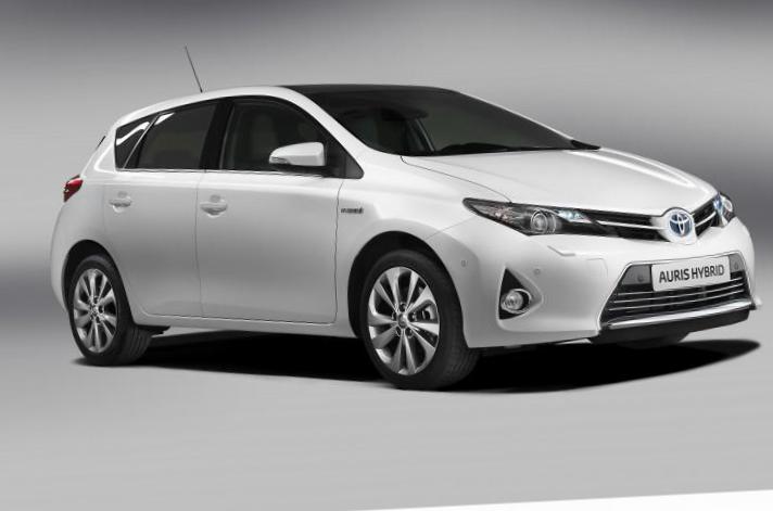Toyota Auris Hybrid reviews 2014
