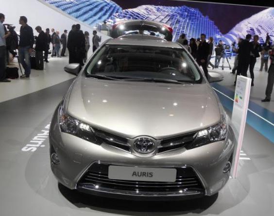 Auris Touring Sports Hybrid Toyota models 2014