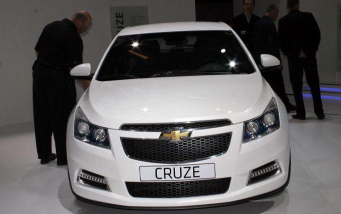 Chevrolet Cruze Hatchback specs liftback