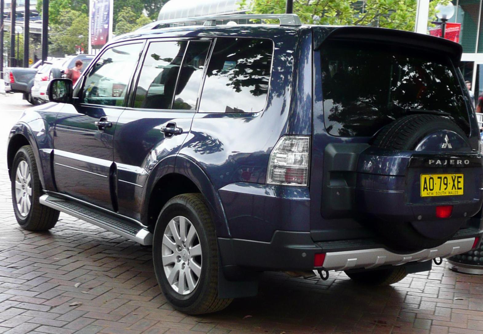 Mitsubishi Pajero Wagon price 2012