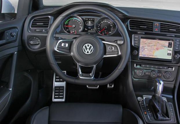 Volkswagen Golf GTE model coupe