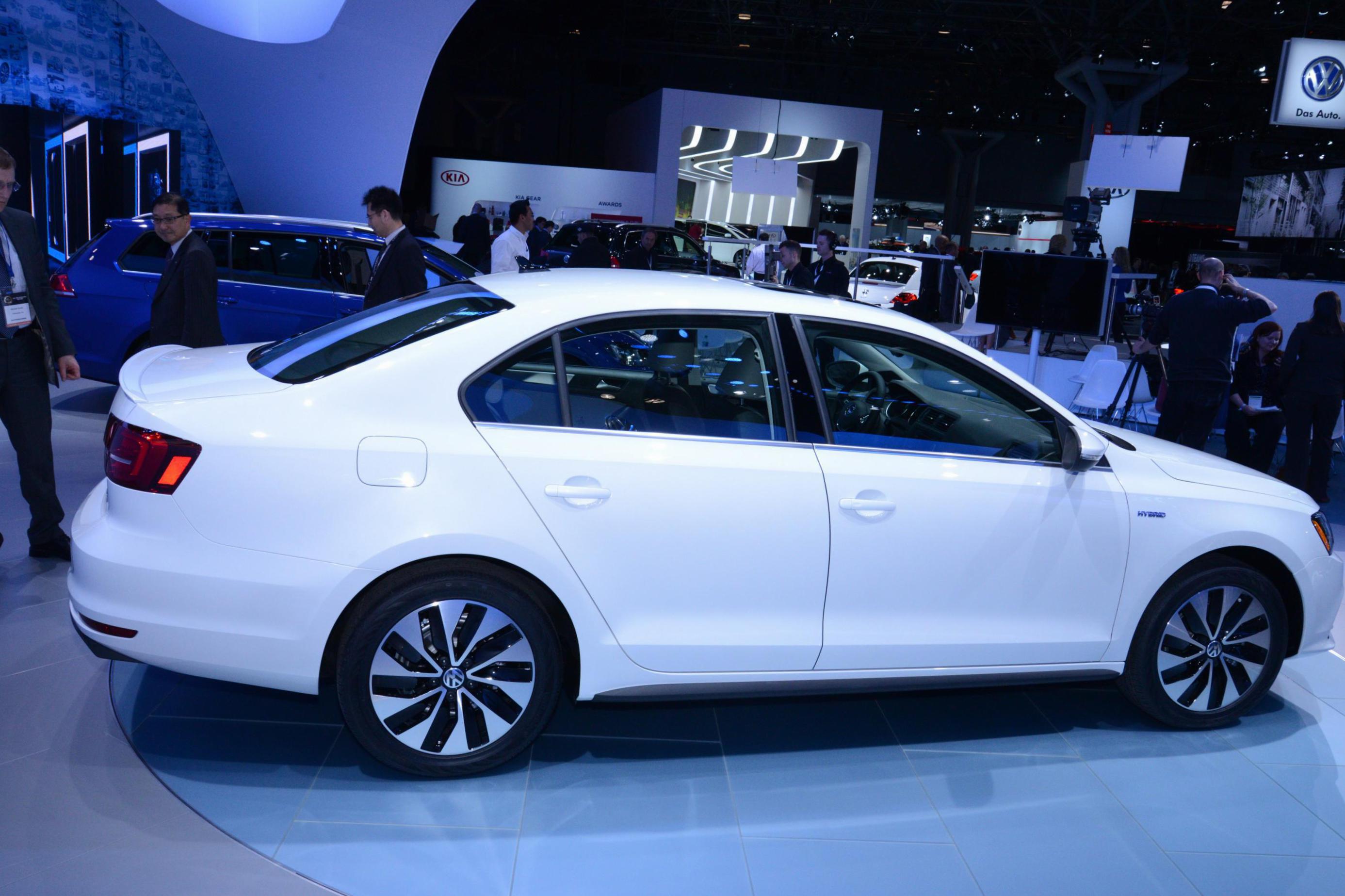 Volkswagen Jetta Hybrid cost 2011