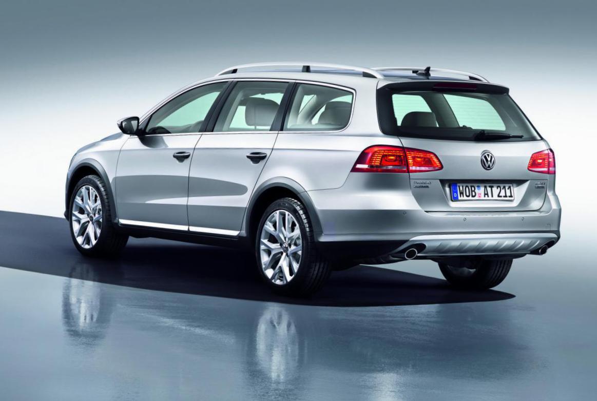 Volkswagen Passat Alltrack cost 2009
