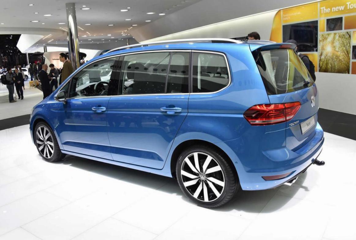 Touran Volkswagen prices sedan