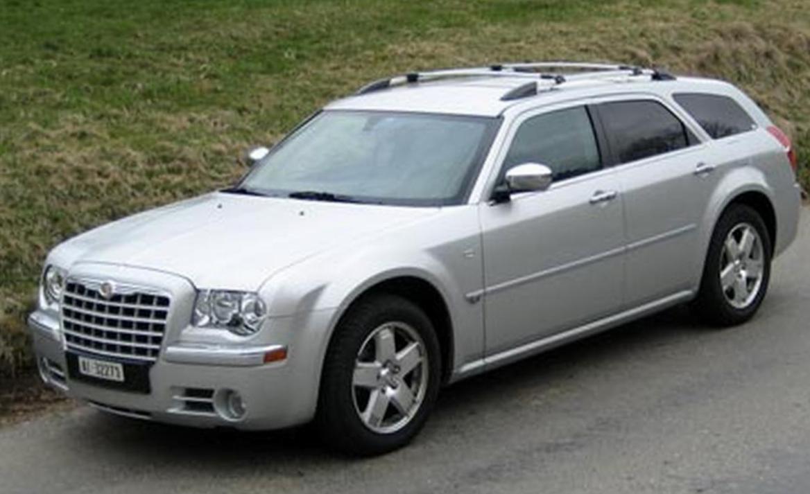 300C Chrysler Characteristics hatchback