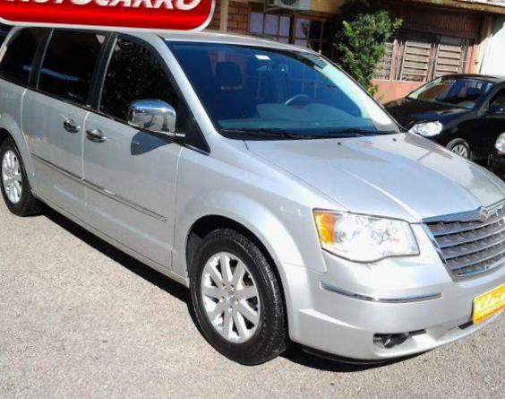 Town & Country Chrysler auto hatchback