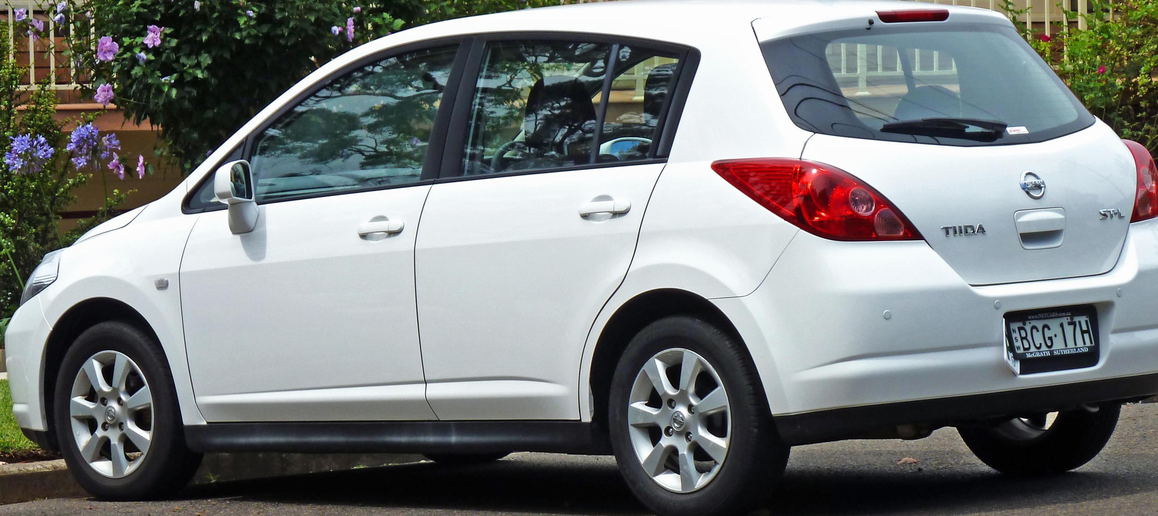 Nissan Tiida Hatchback approved van