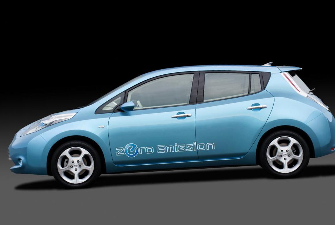 Nissan Leaf concept minivan