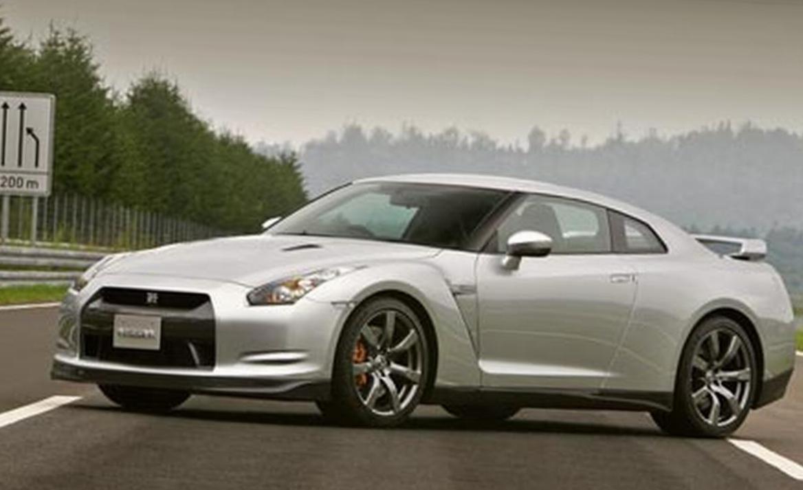 GT-R Nissan cost 2012