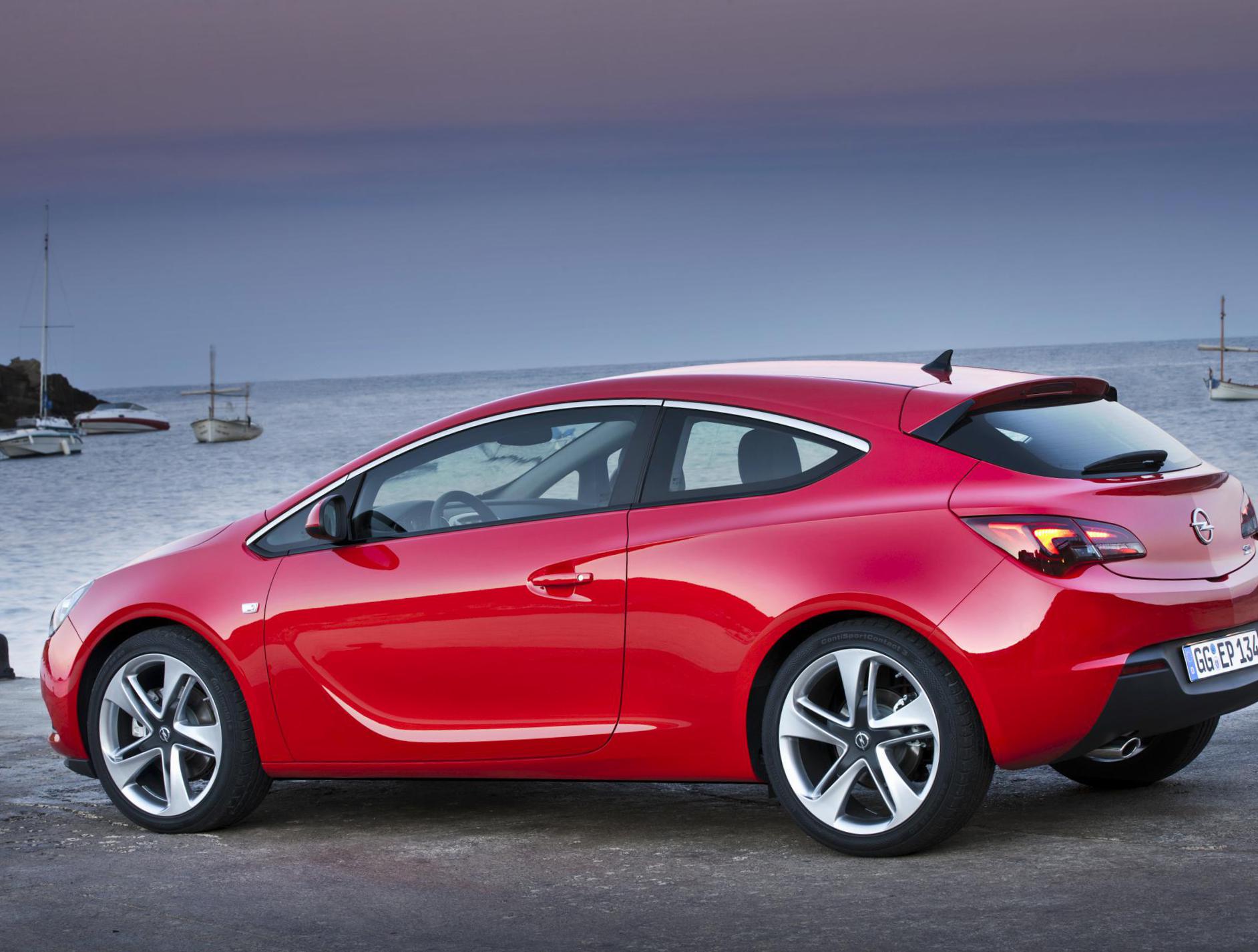 Opel Astra J GTC Photos and Specs. Photo Astra J GTC Opel reviews and