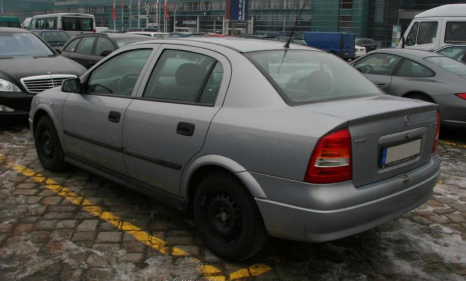 Opel Astra Classic model 2010