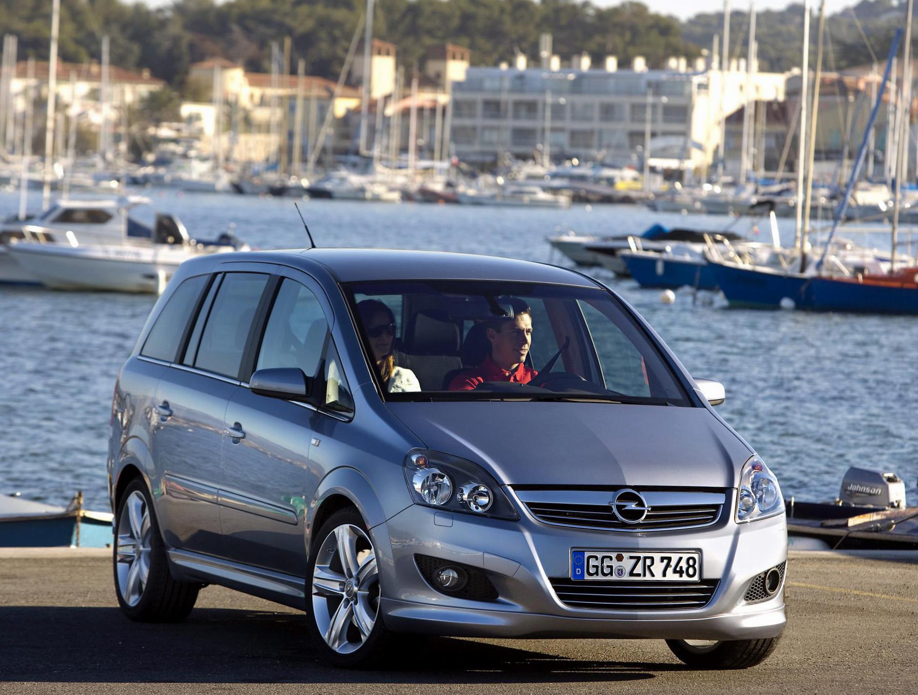 Opel Zafira B cost 2013