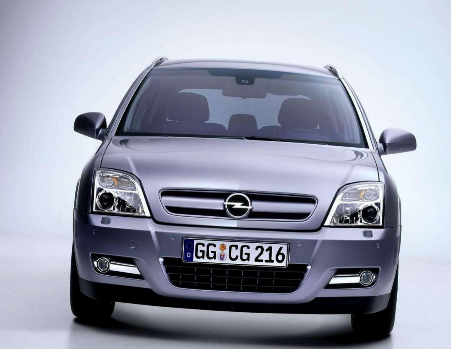 Opel Signum model liftback
