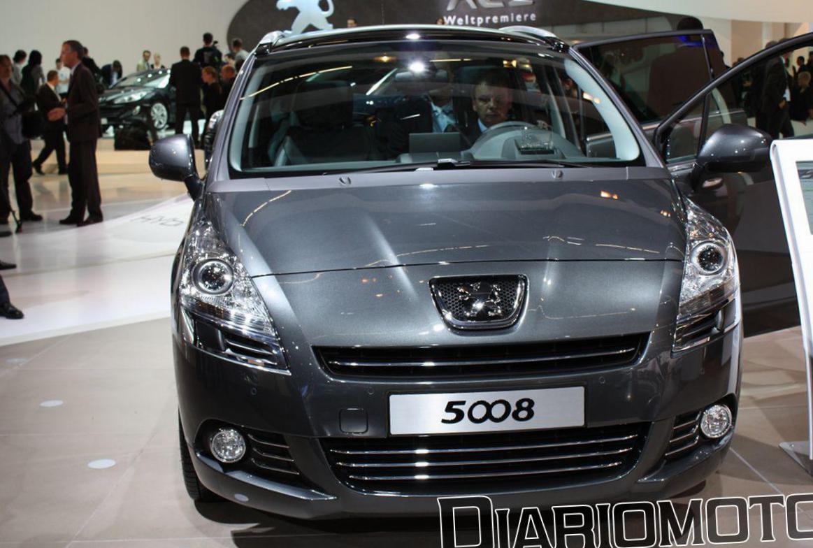 Peugeot 5008 specs 2014