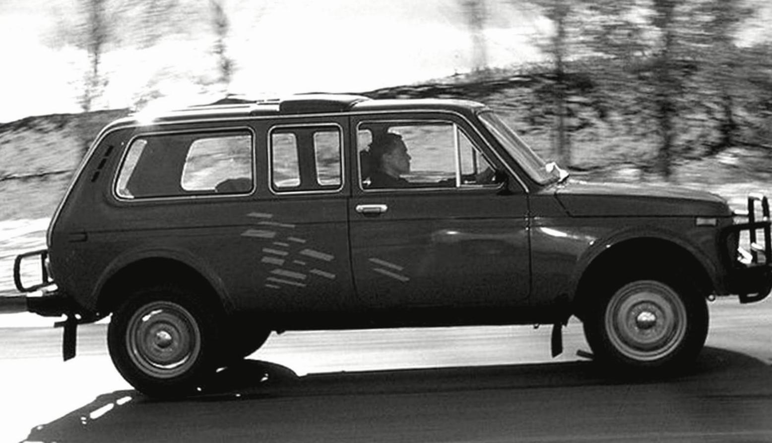 Lada 4x4 Urban   model hatchback
