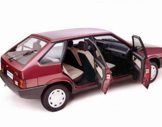 Lada 4x4 3 doors   price hatchback