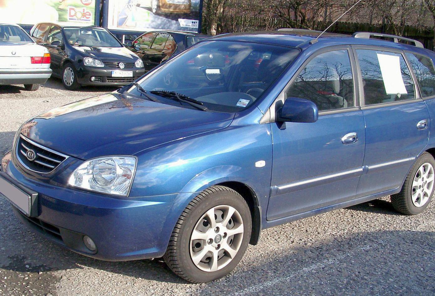 KIA Carens used minivan