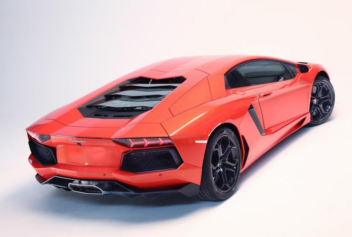 Lamborghini Aventador LP700-4 model 2013